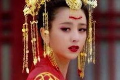 莹莹烛火照红妆,探寻古典美学的光影魅力